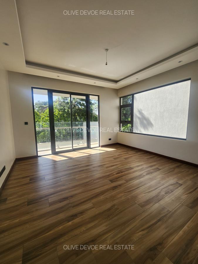 5 Bed Townhouse with En Suite in Lavington - 7