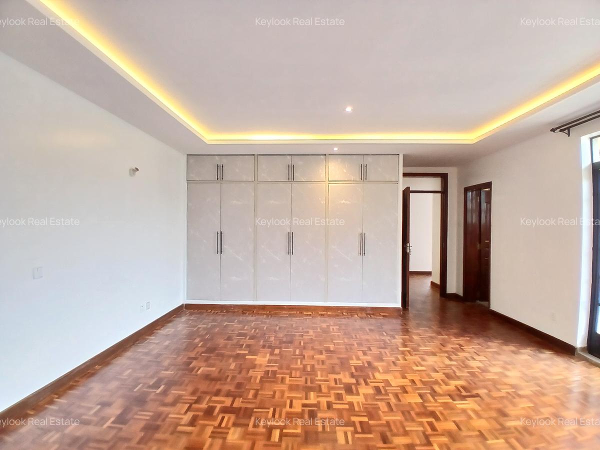 4 Bed Townhouse with En Suite at James Gichuru Road - 15
