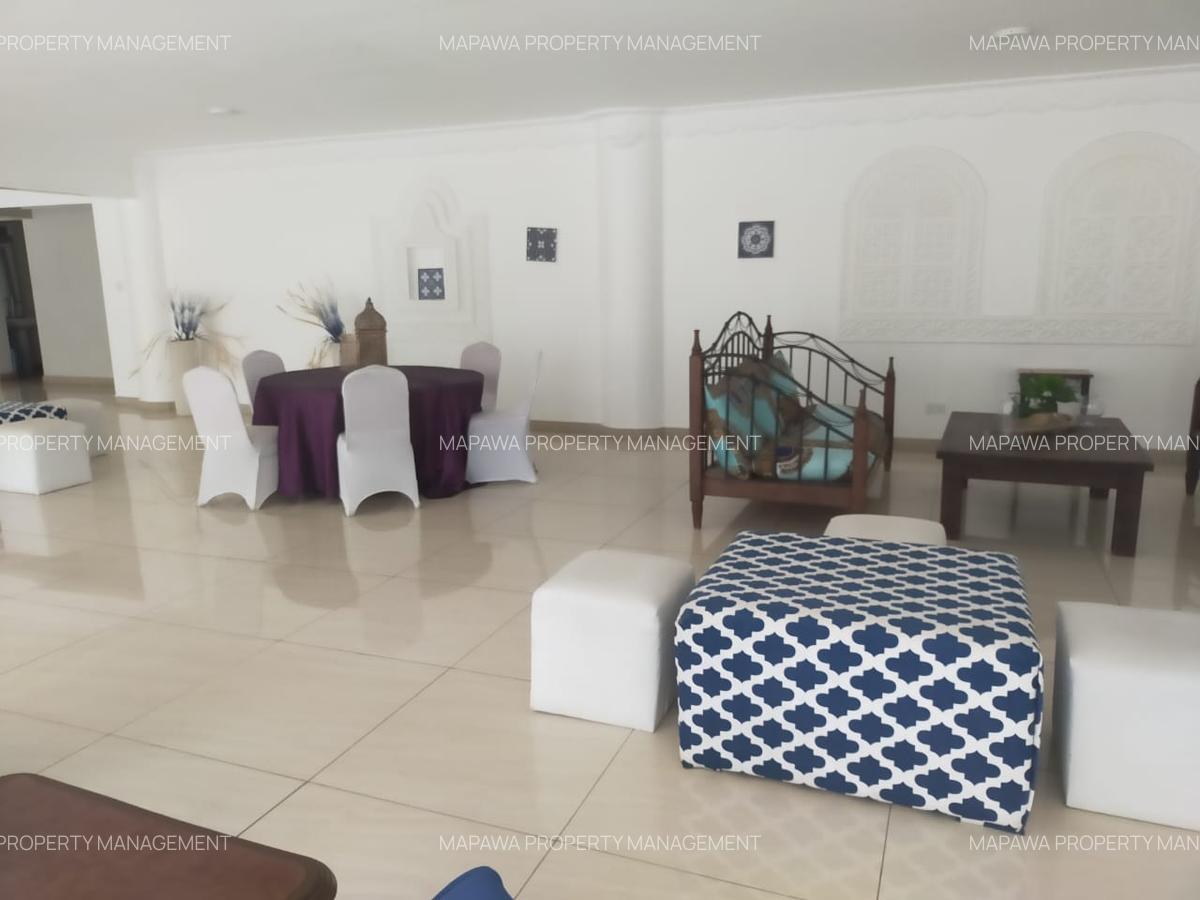 3 Bed Apartment with En Suite in Riverside - 10