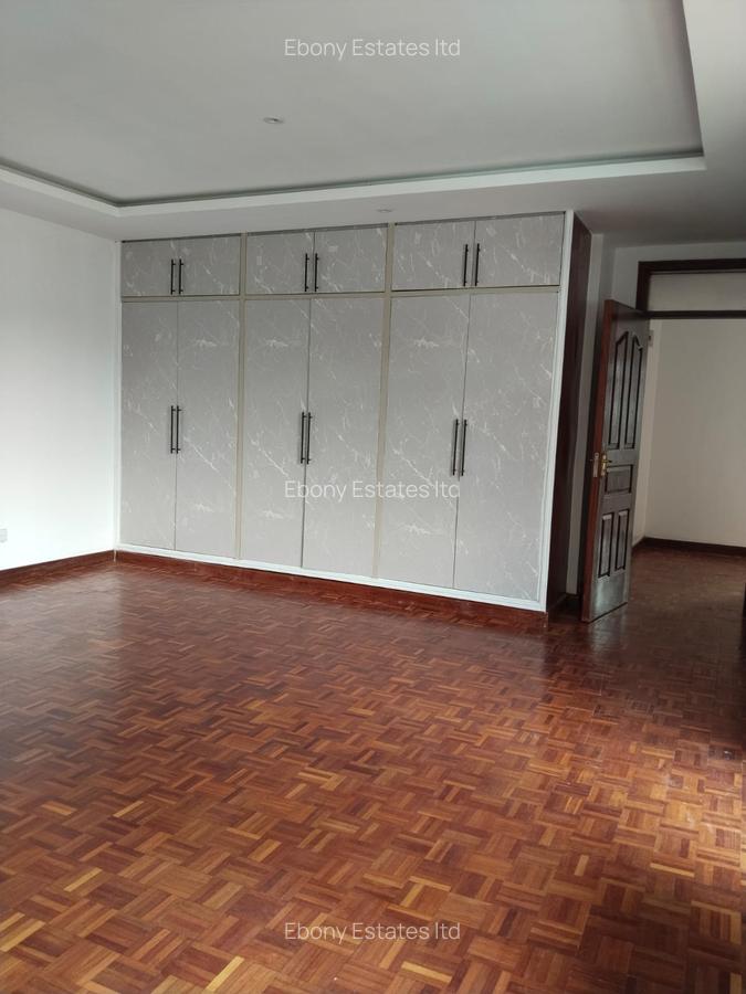 4 Bed Townhouse with En Suite in Lavington - 12