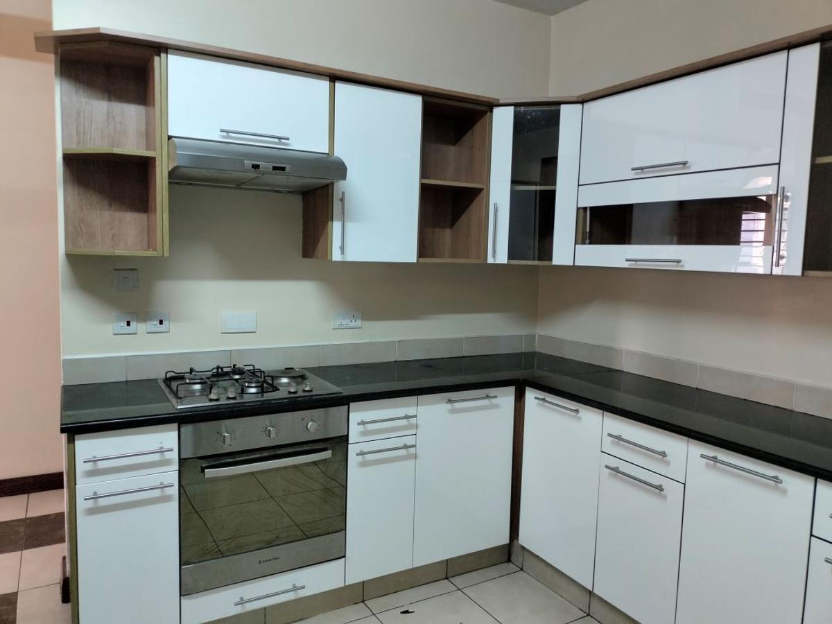 3 Bed Apartment with En Suite in Westlands Area - 5