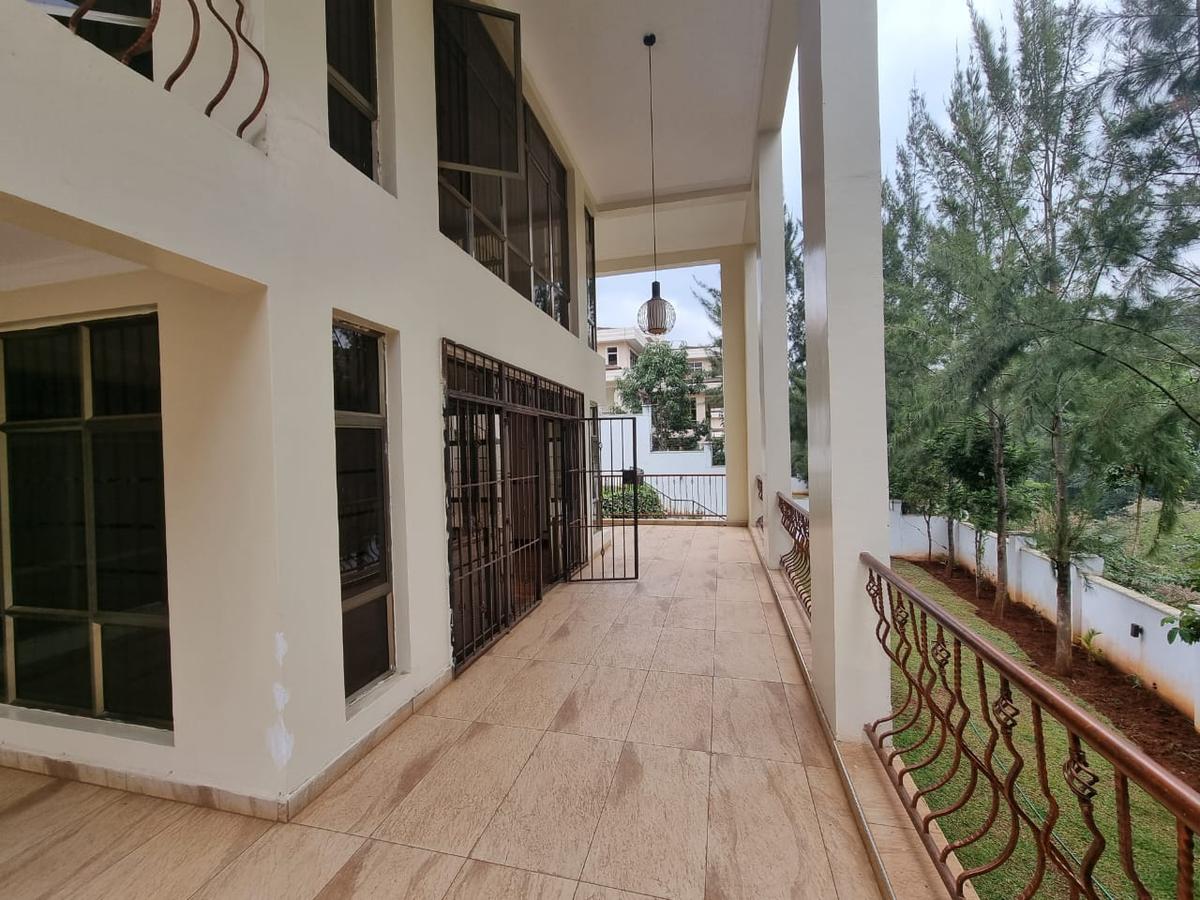 5 Bed Villa with En Suite in Kitisuru - 16