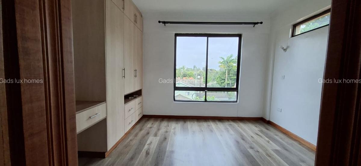 3 Bed Apartment with En Suite at Nyari - 6