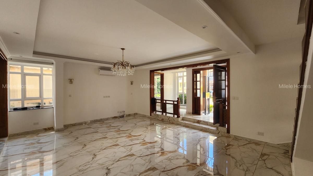 5 Bed Townhouse with En Suite at Njumbi Road - 5