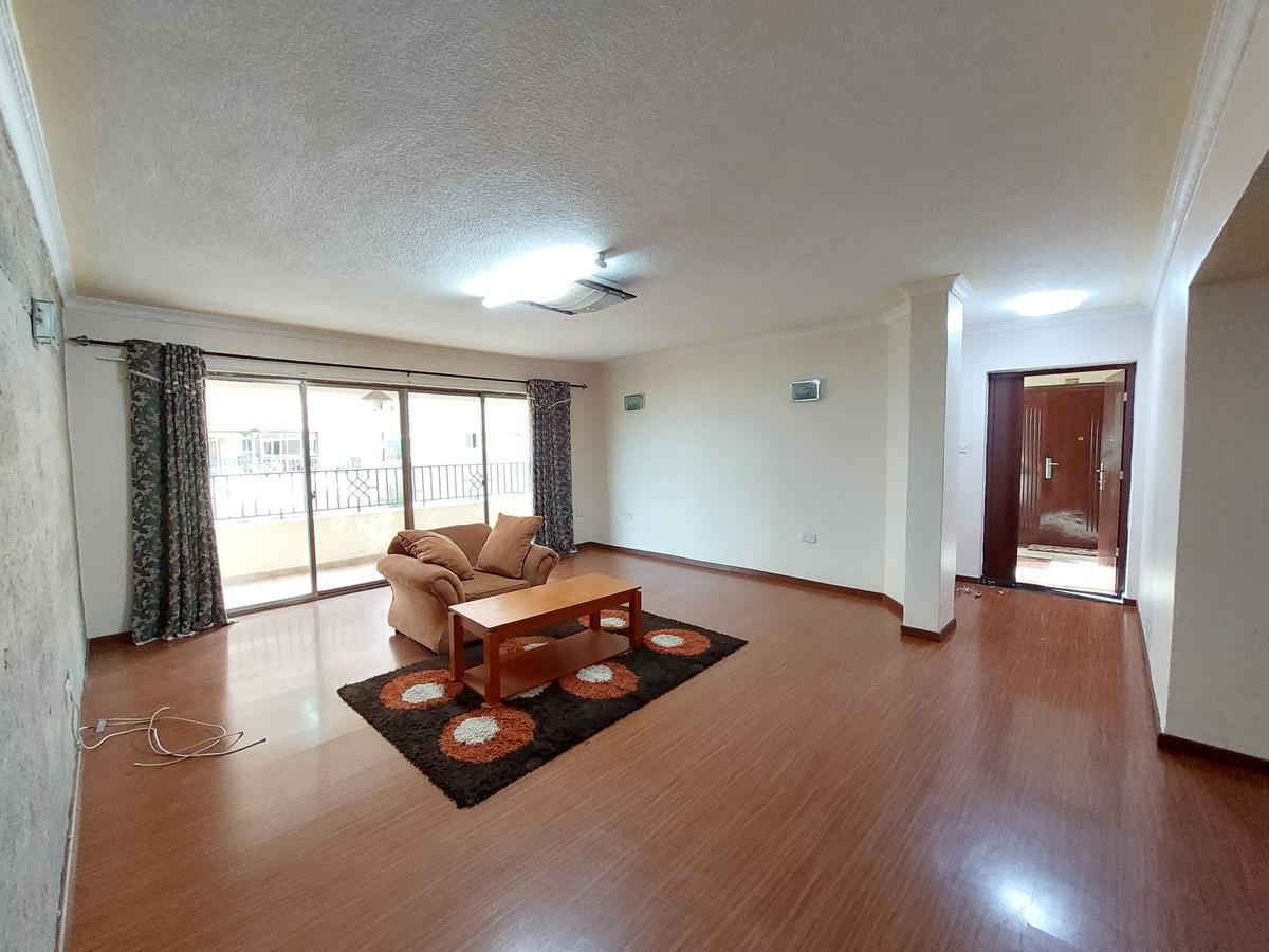 3 Bed Apartment with En Suite at Lavington - 19