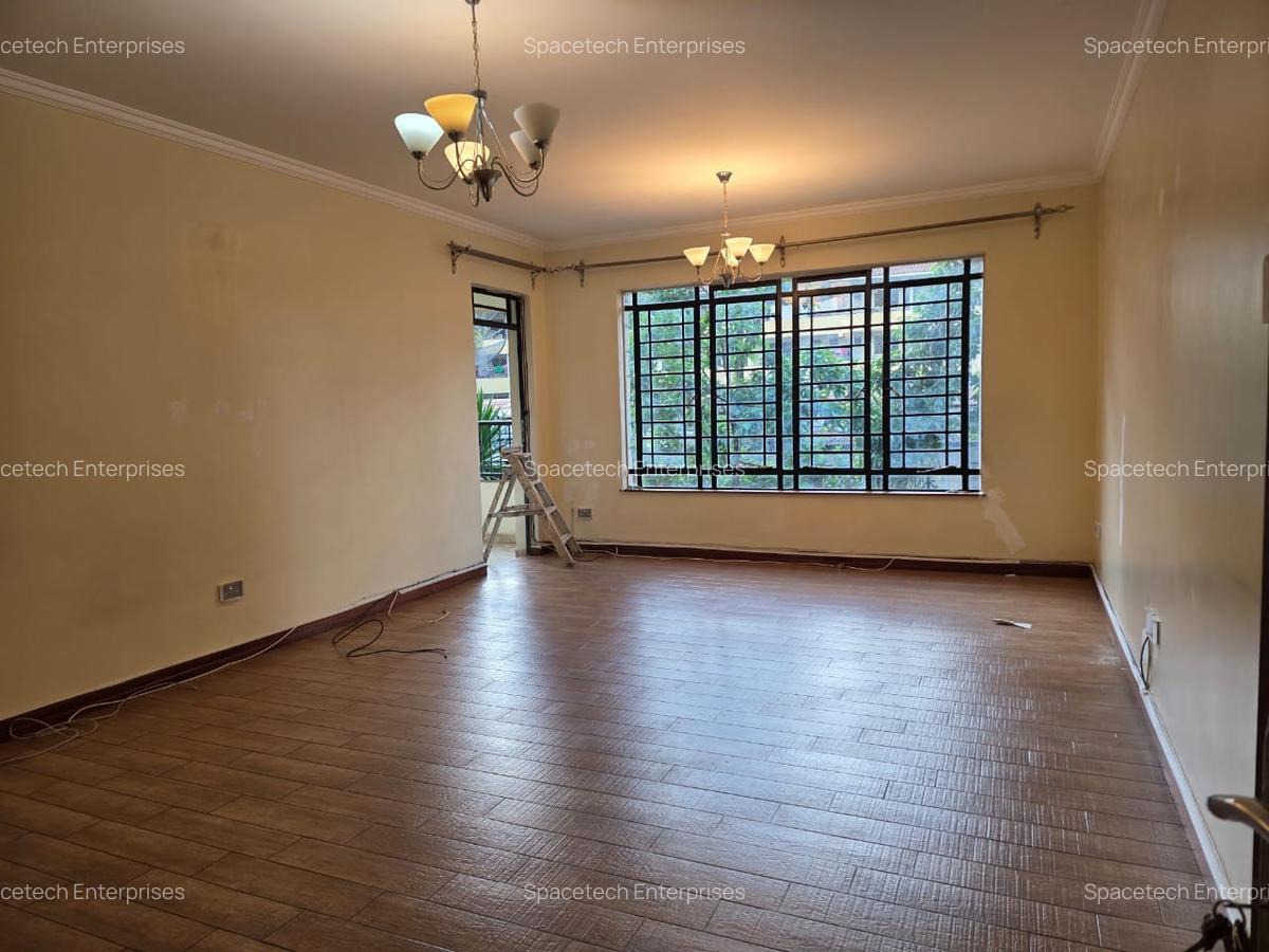 4 Bed Apartment with En Suite in Parklands - 2
