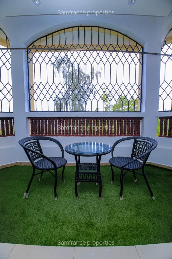 Serviced 4 Bed Apartment with En Suite at Sunset - 7