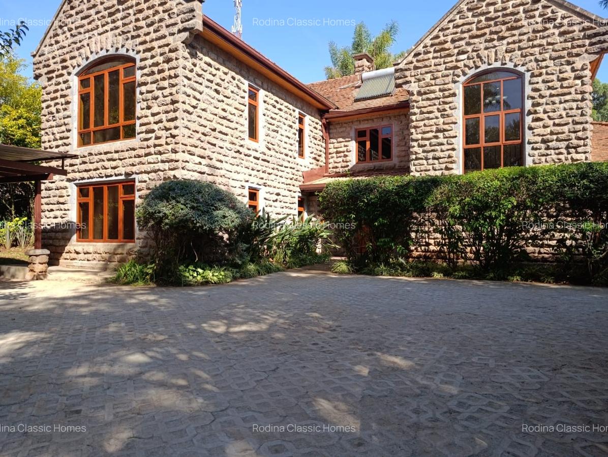 5 Bed Townhouse with En Suite in Karen - 16