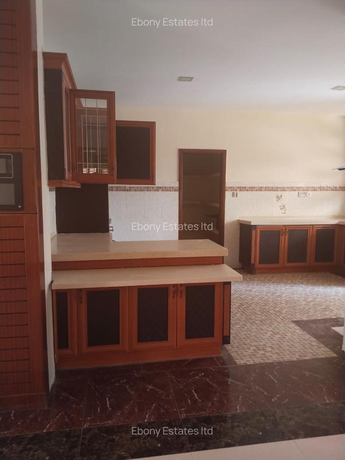 4 Bed Apartment with En Suite in Lavington - 8