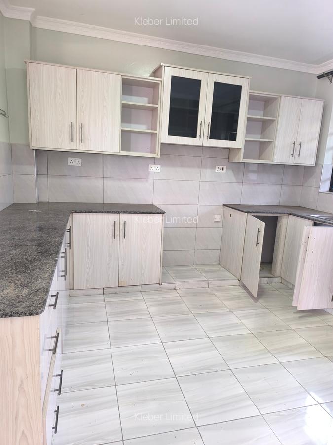 4 Bed House with En Suite in Gikambura - 11
