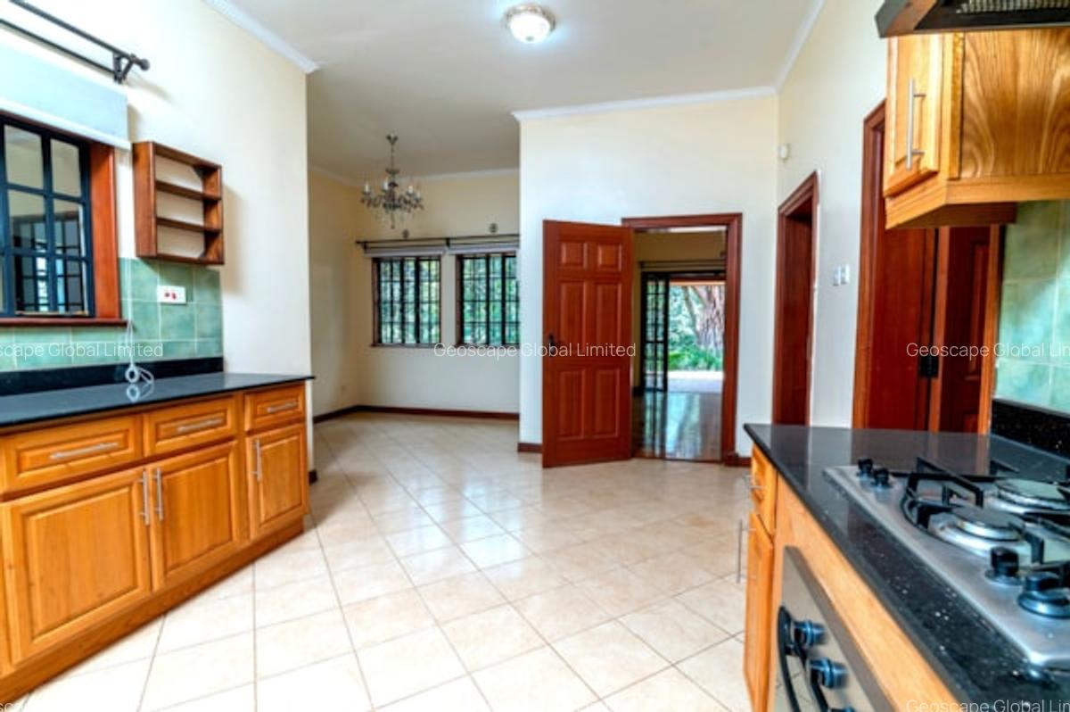 6 Bed Villa with En Suite in Karen - 3