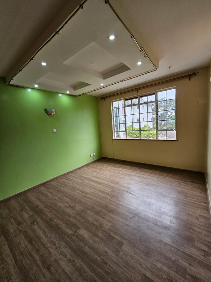 3 Bed Apartment with En Suite at Lavington - 12