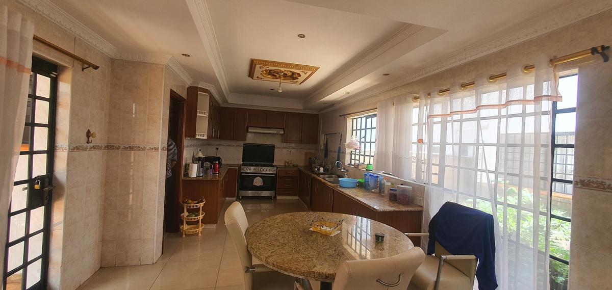 5 Bed Townhouse with En Suite at Westlands - 2