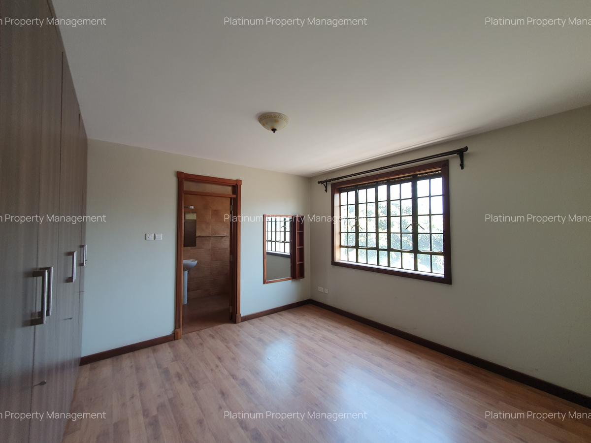 3 Bed Apartment with En Suite in Parklands - 13