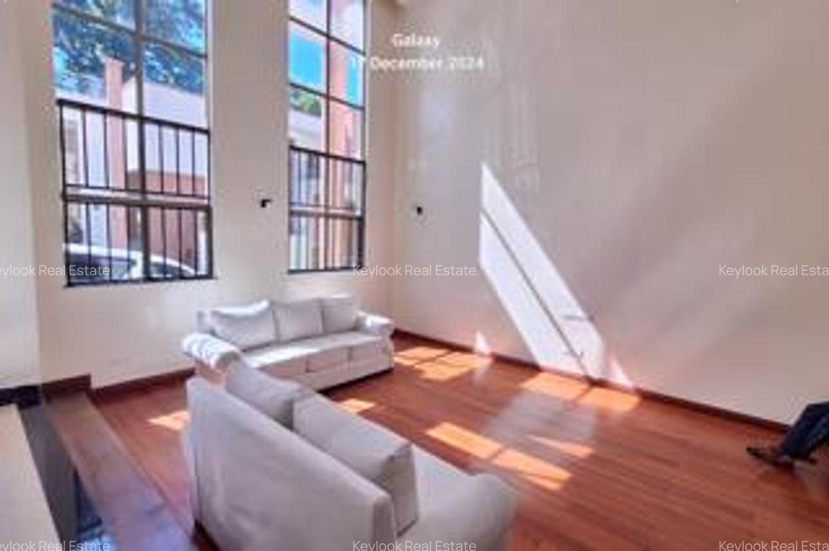 5 Bed Townhouse with En Suite at Lavington - 3