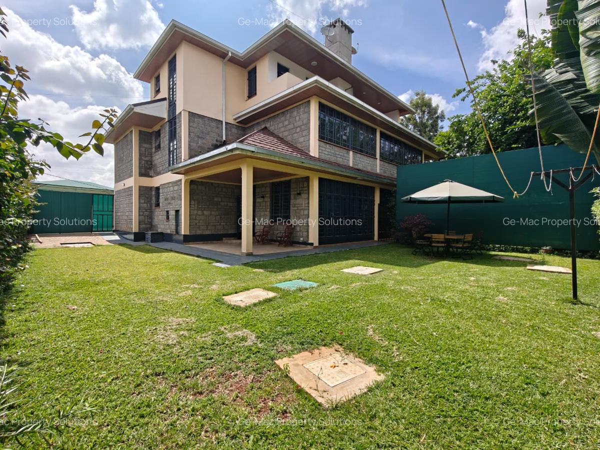 5 Bed House with En Suite in Runda - 1