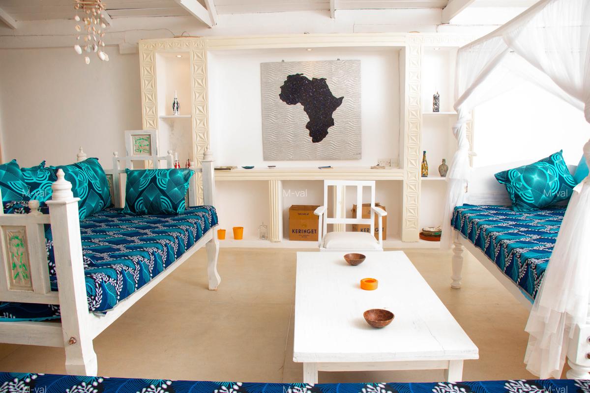 6 Bed Villa with En Suite at Casuarina - 13