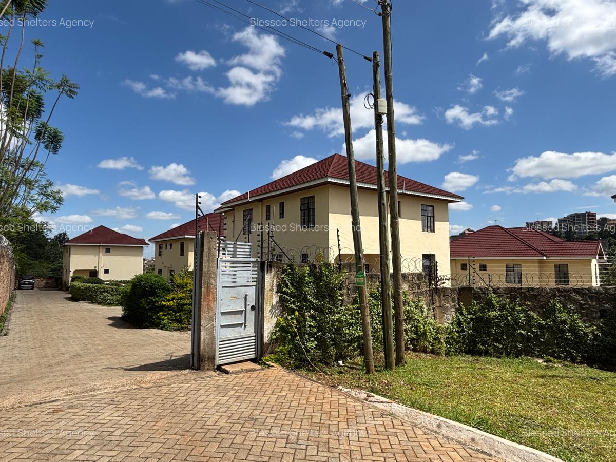 4 Bed Villa with En Suite in Kiambu Road - 15