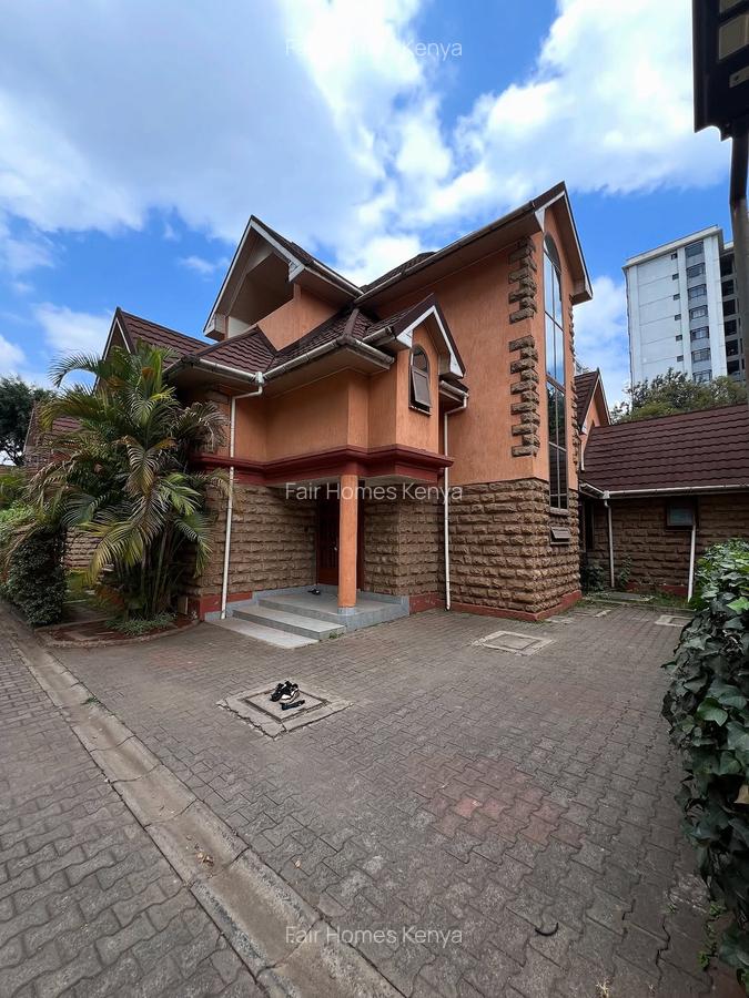 5 Bed Townhouse with En Suite at Othaya Road - 1