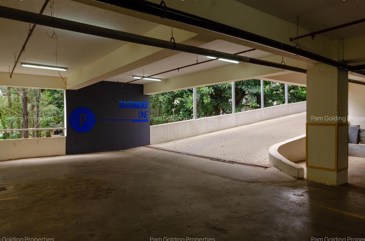 3 Bed Apartment with En Suite in Riverside - 13