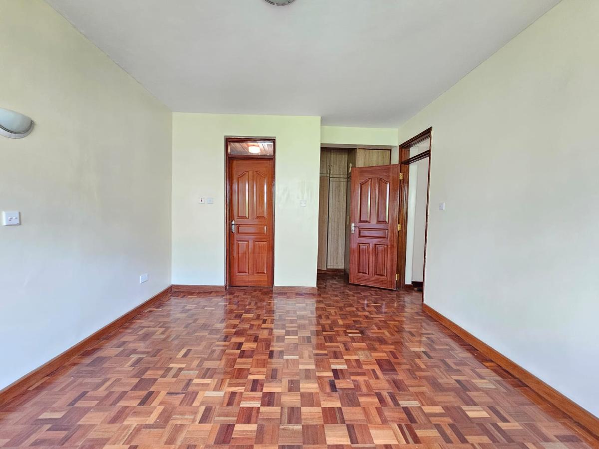 5 Bed Townhouse with En Suite in Lavington - 18