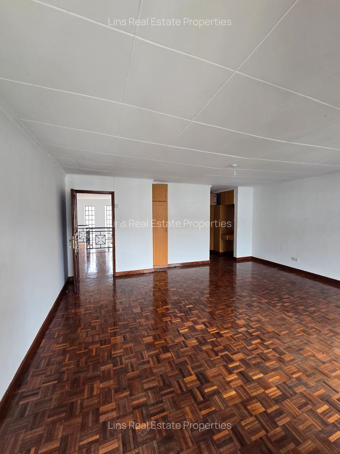 4 Bed Townhouse with En Suite in Lavington - 12