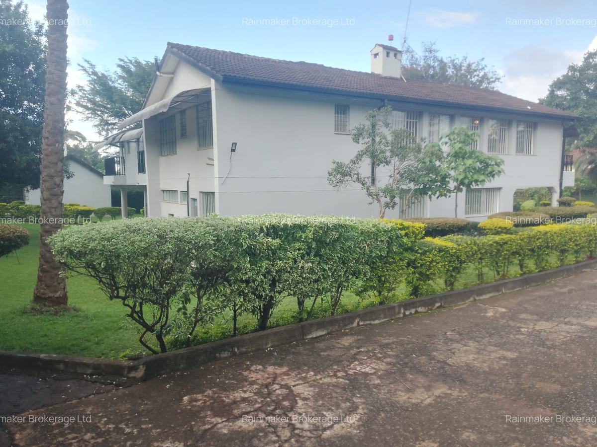 5 Bed House with En Suite in Nyari - 1