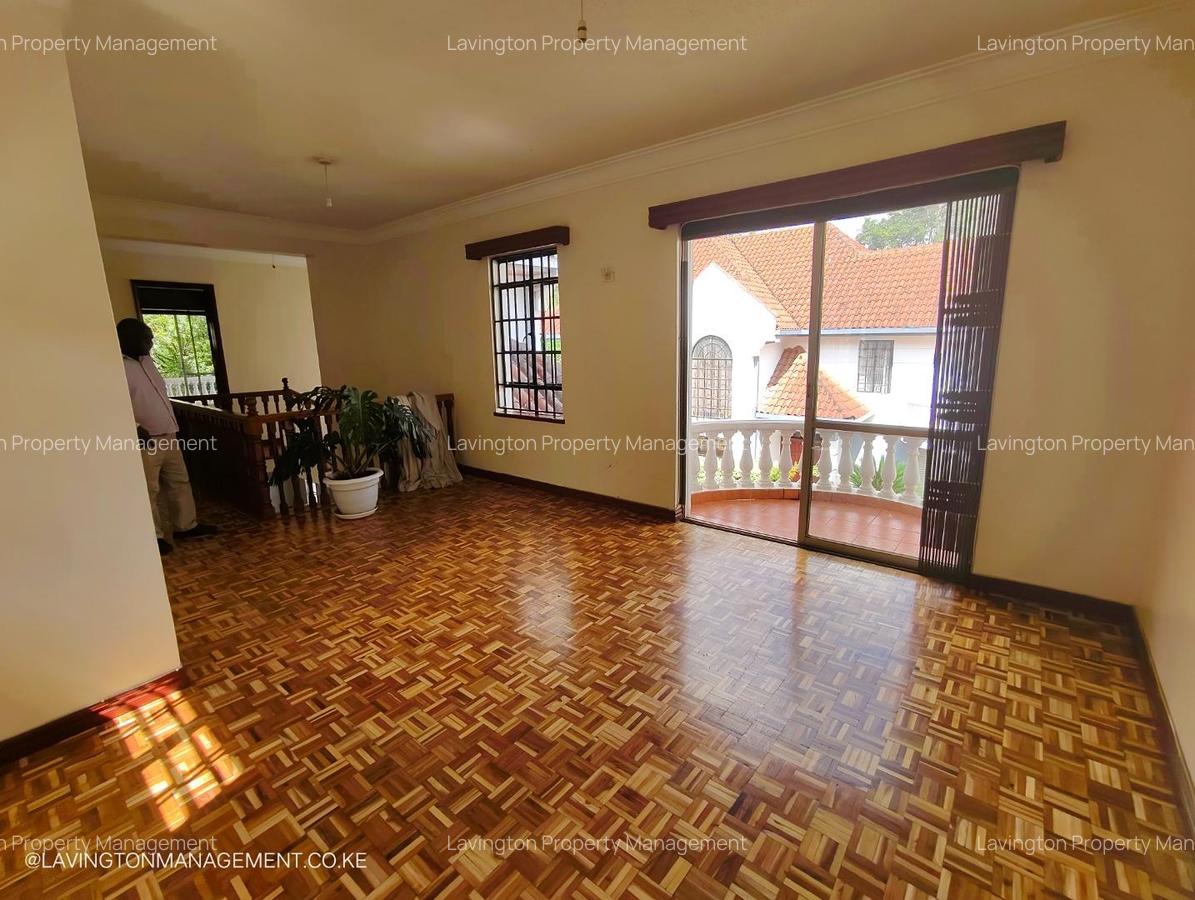 4 Bed Townhouse with En Suite at Lavington Green - 10