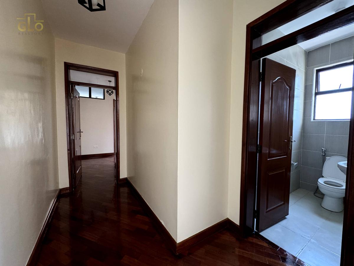 2 Bed Apartment with En Suite in Kilimani - 11