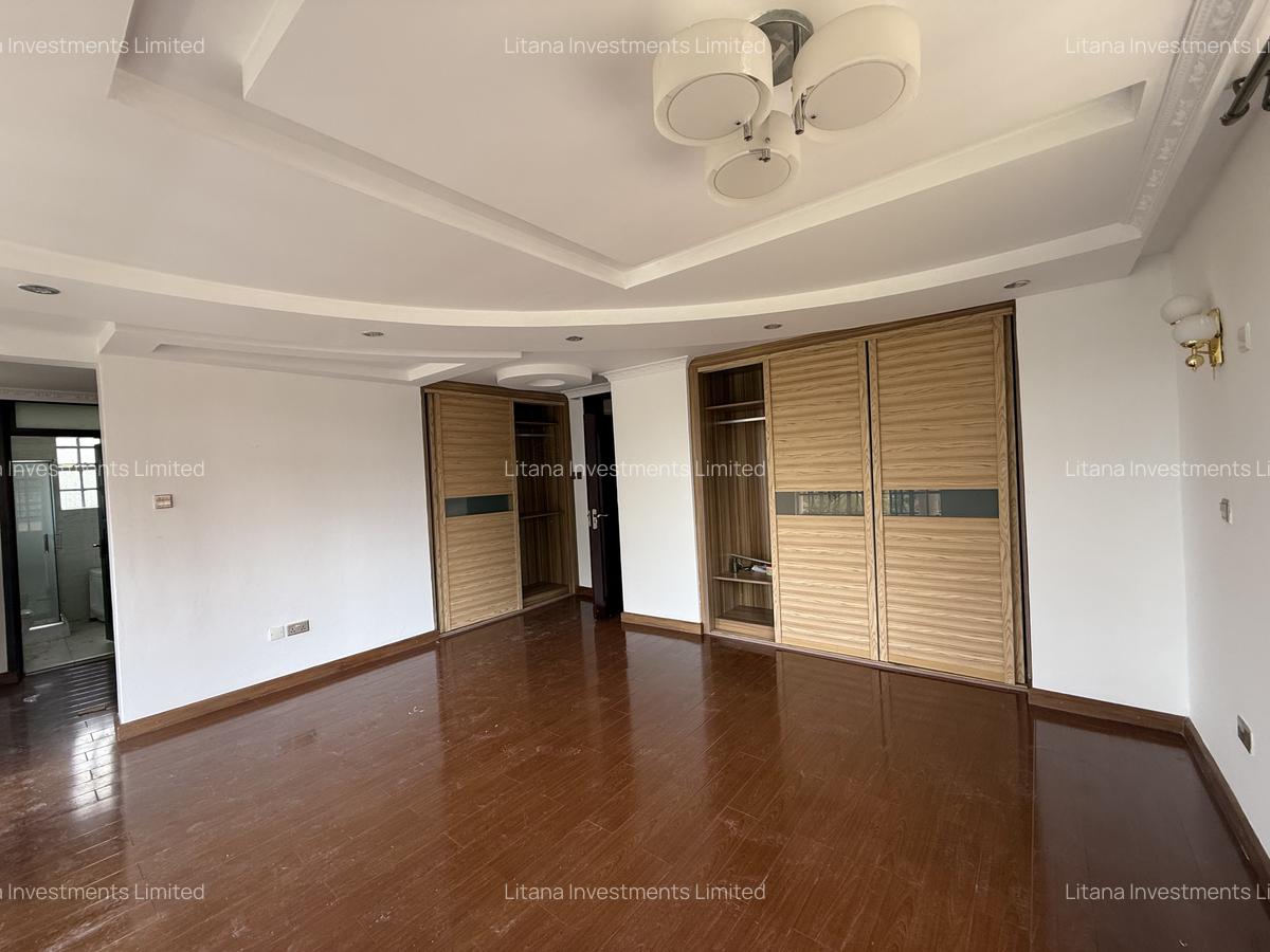 5 Bed Townhouse with En Suite in Lavington - 20