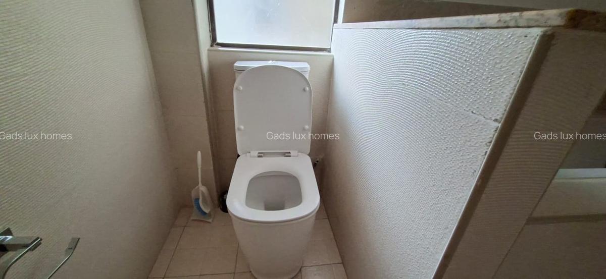 3 Bed Apartment with En Suite at Nyari - 13