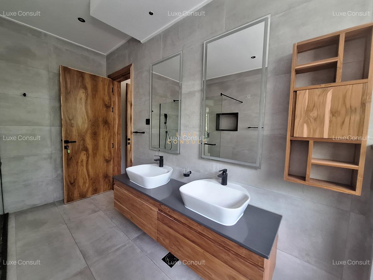 4 Bed Apartment with En Suite in Spring Valley - 7
