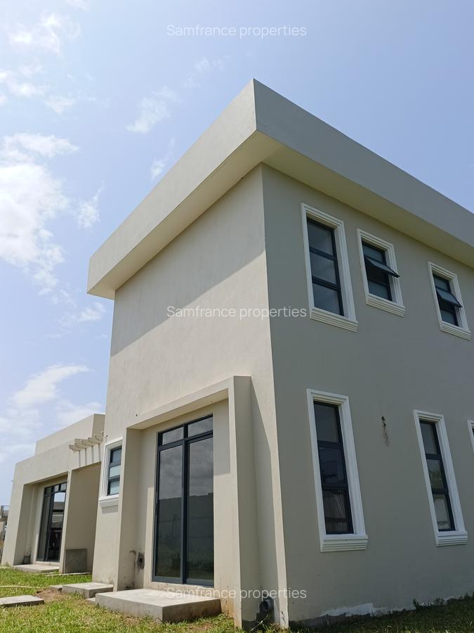 4 Bed Townhouse with En Suite at King'S Eood - 4