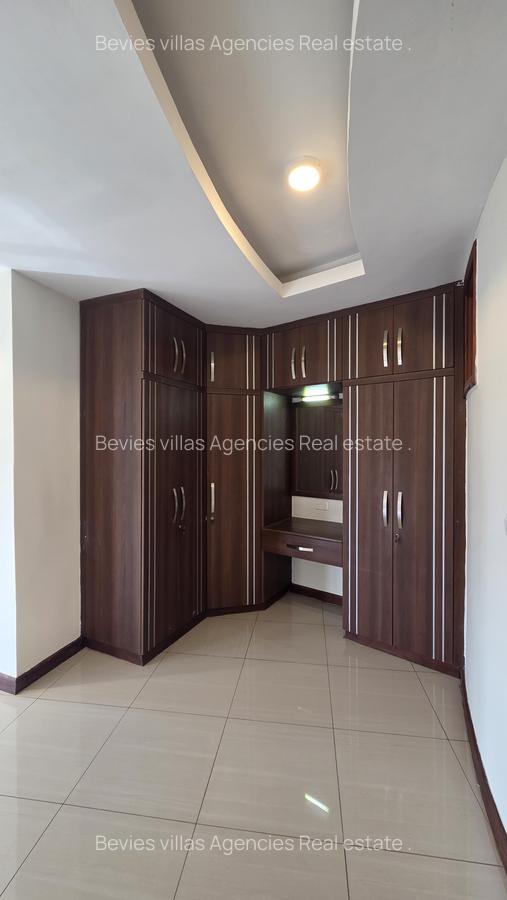 4 Bed Apartment with En Suite at General Mathenge - 8