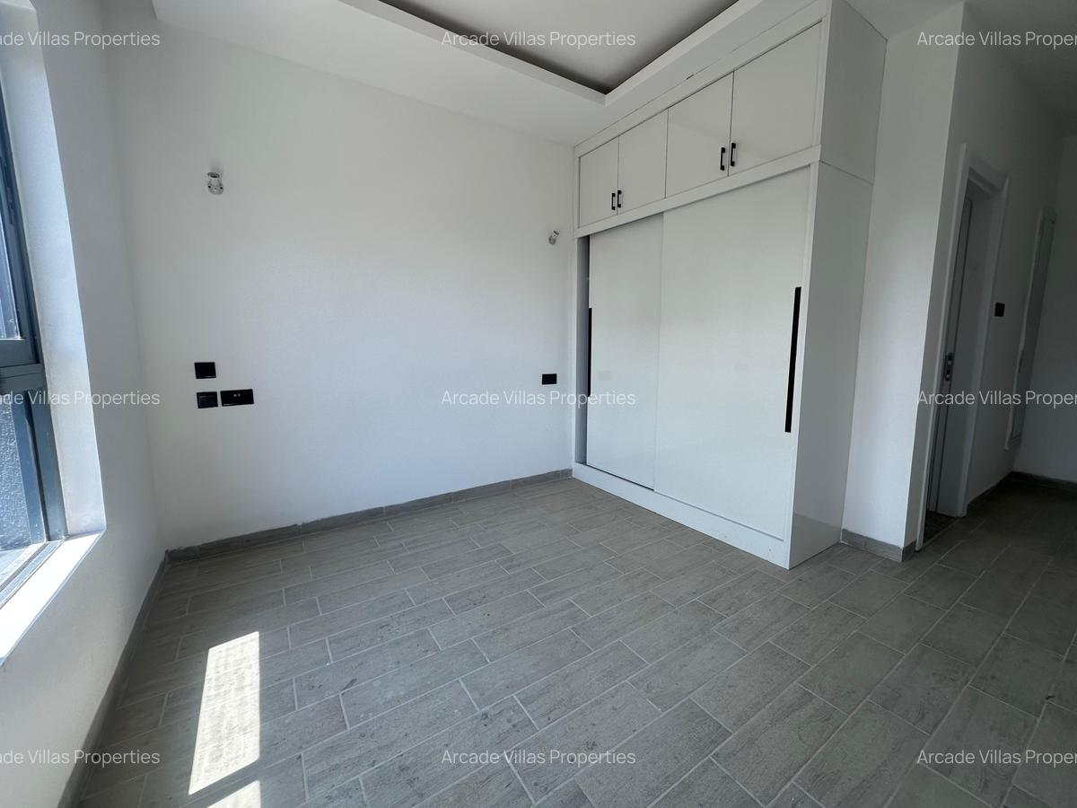 2 Bed Apartment with En Suite in Lavington - 8