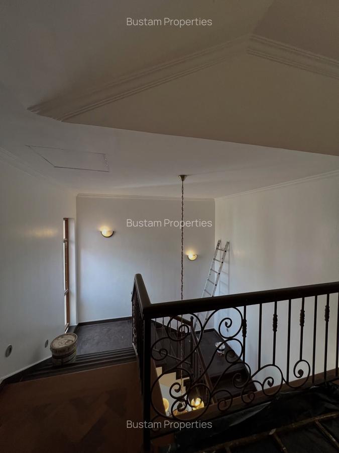 5 Bed Townhouse with En Suite in Lavington - 16