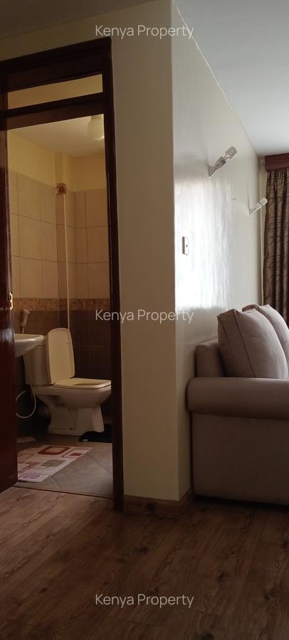 Serviced 2 Bed Apartment with En Suite at Woodavenue - 5