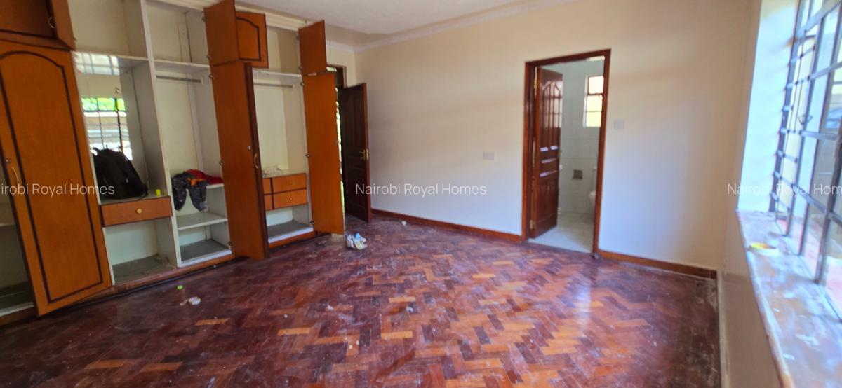 4 Bed Townhouse with En Suite at Lavington Road Garden - 10