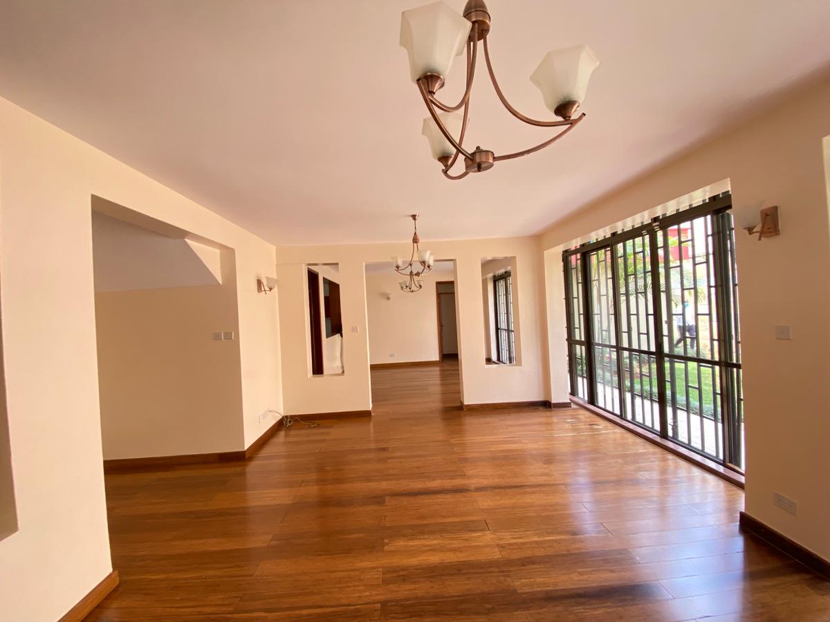 5 Bed Townhouse with En Suite in Lavington - 4