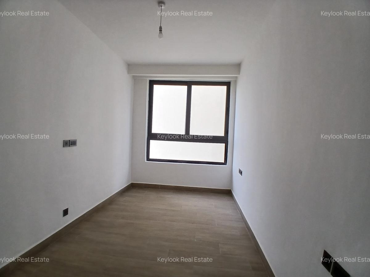 3 Bed Apartment with En Suite at Riverside Gardens - 8