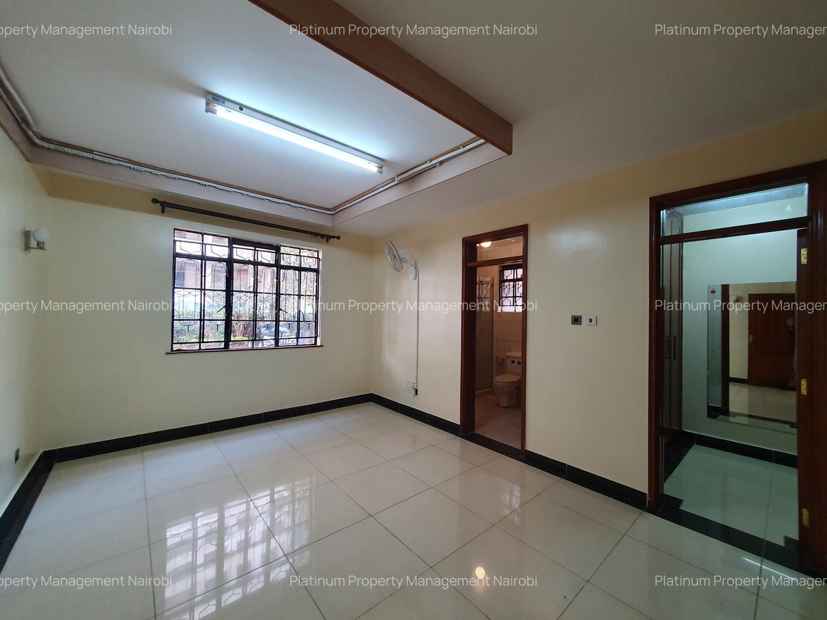 4 Bed Apartment with En Suite at Mpaka Rd - 13