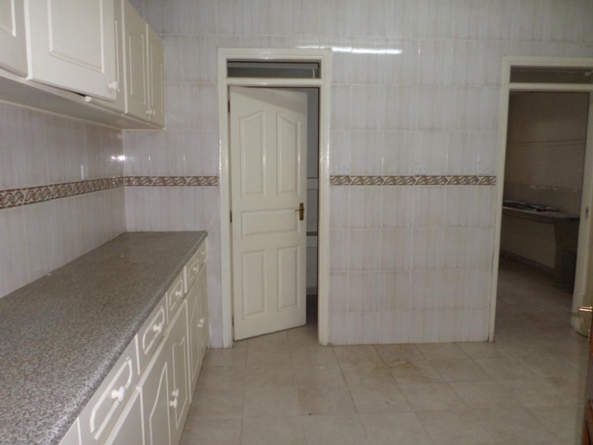 3 Bed Apartment with En Suite at Lavington - 11