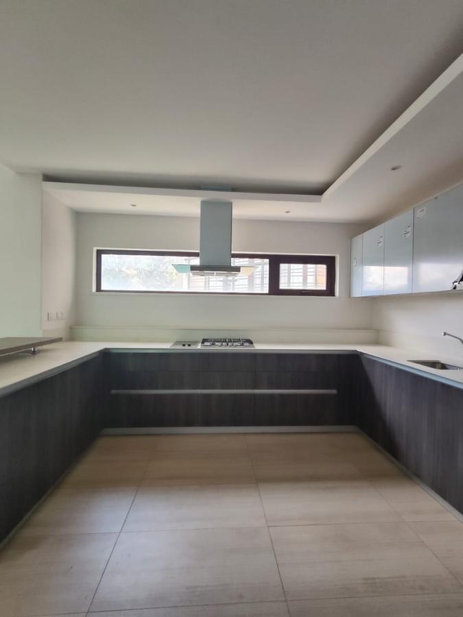 4 Bed Townhouse with En Suite at Chalbi Road - 7