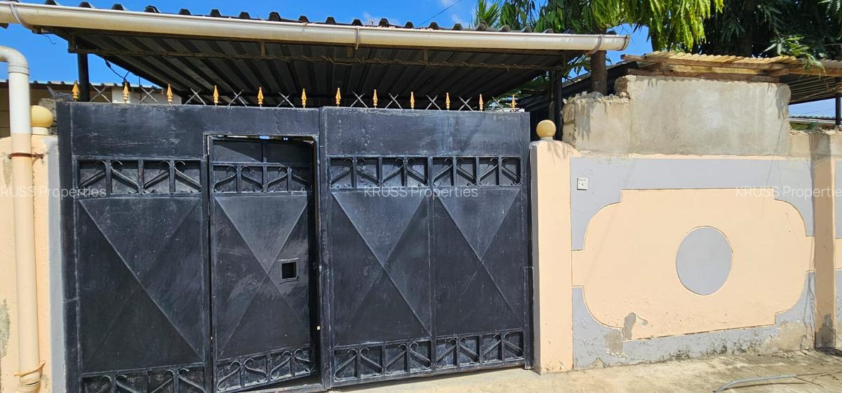 2 Bed House with En Suite in Bamburi - 3
