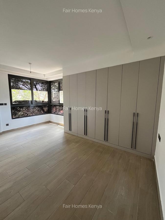 3 Bed Apartment with En Suite at Riverside Drive - 10