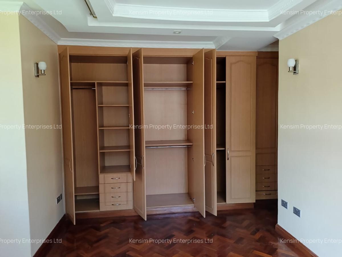 4 Bed Townhouse with En Suite in Lavington - 7
