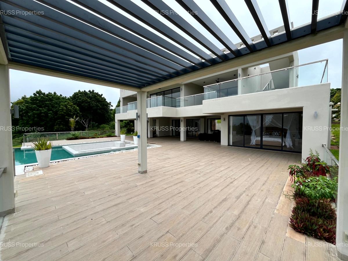 4 Bed House with En Suite at Hs84 - 2