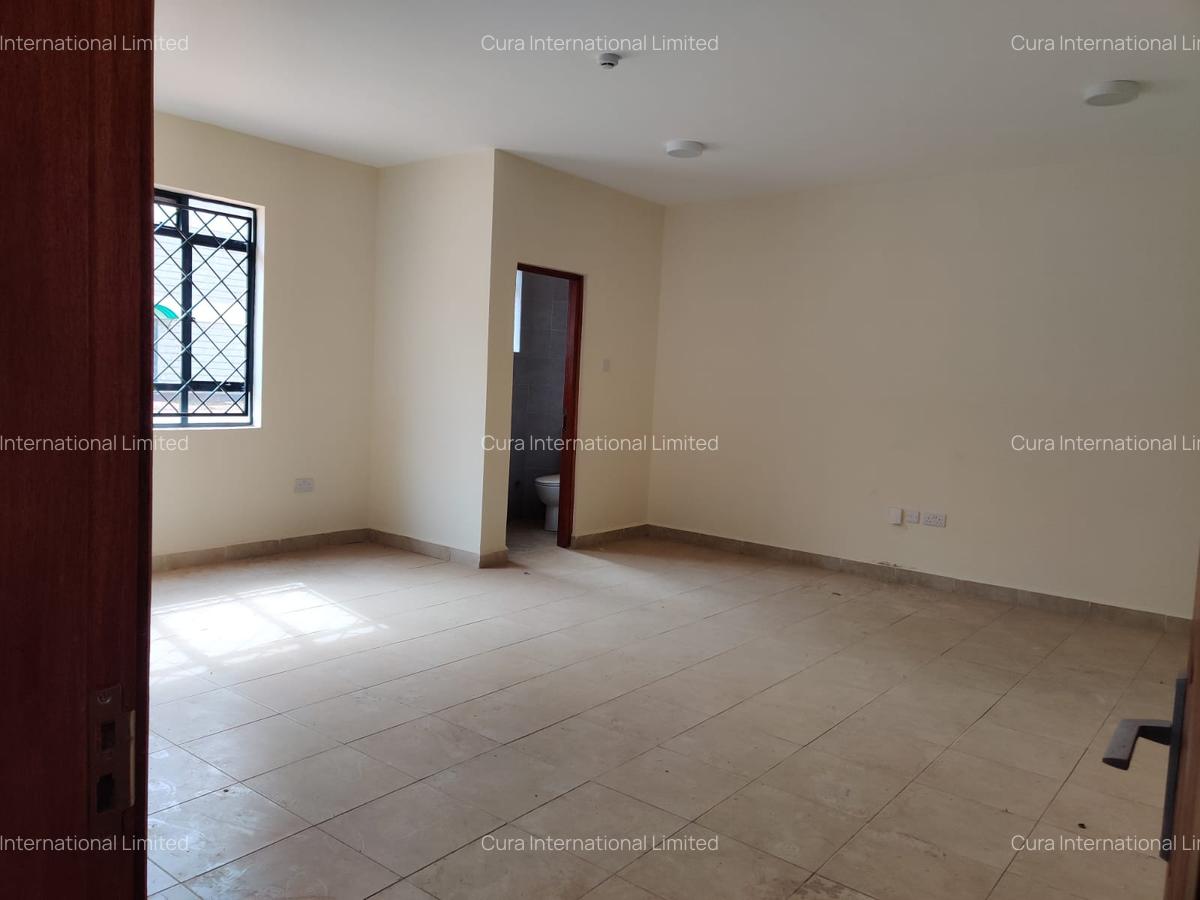 11,696 ft² Warehouse with Backup Generator in Ruaraka - 7