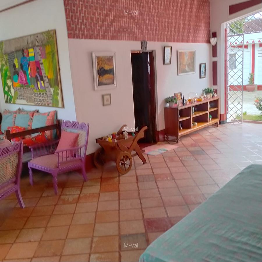 4 Bed Villa with En Suite at Casuarina - 8