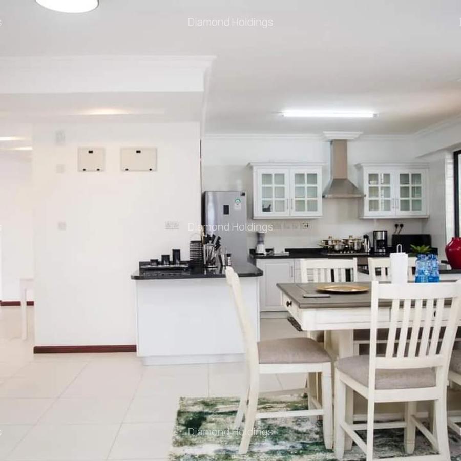 3 Bed Apartment with En Suite at Parklands - 11
